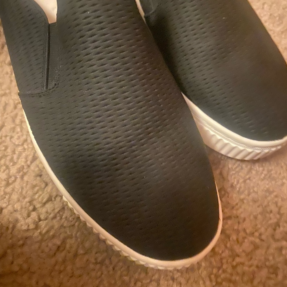 SOUL Naturalizer Cozy White and Black Footwear - Picture 3 of 5